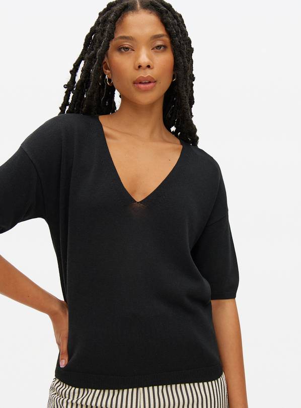 Black V-Neck T-Shirt With Linen 20