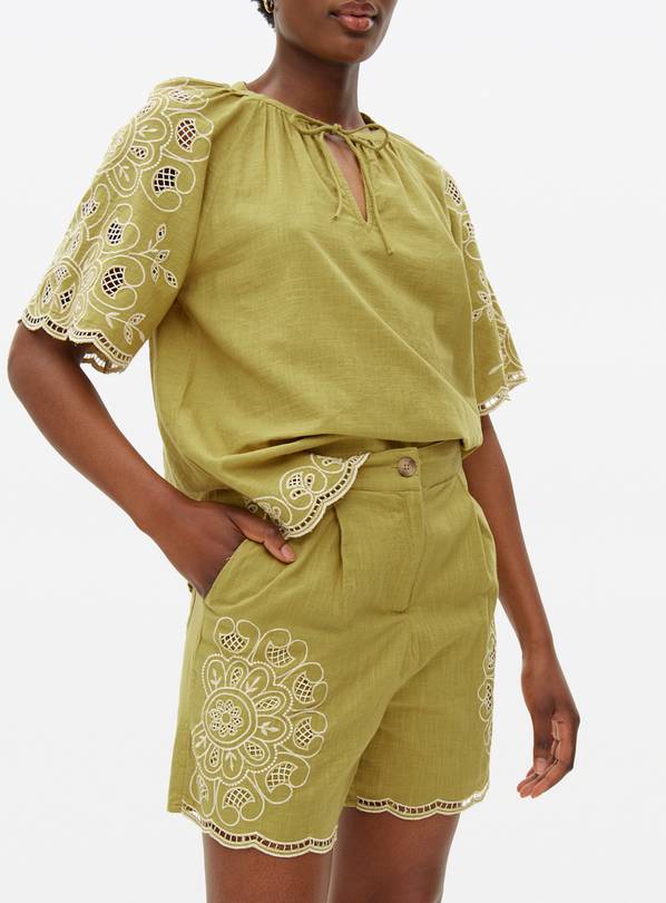 Green Cutwork Embroidered Co-ord Shorts 8